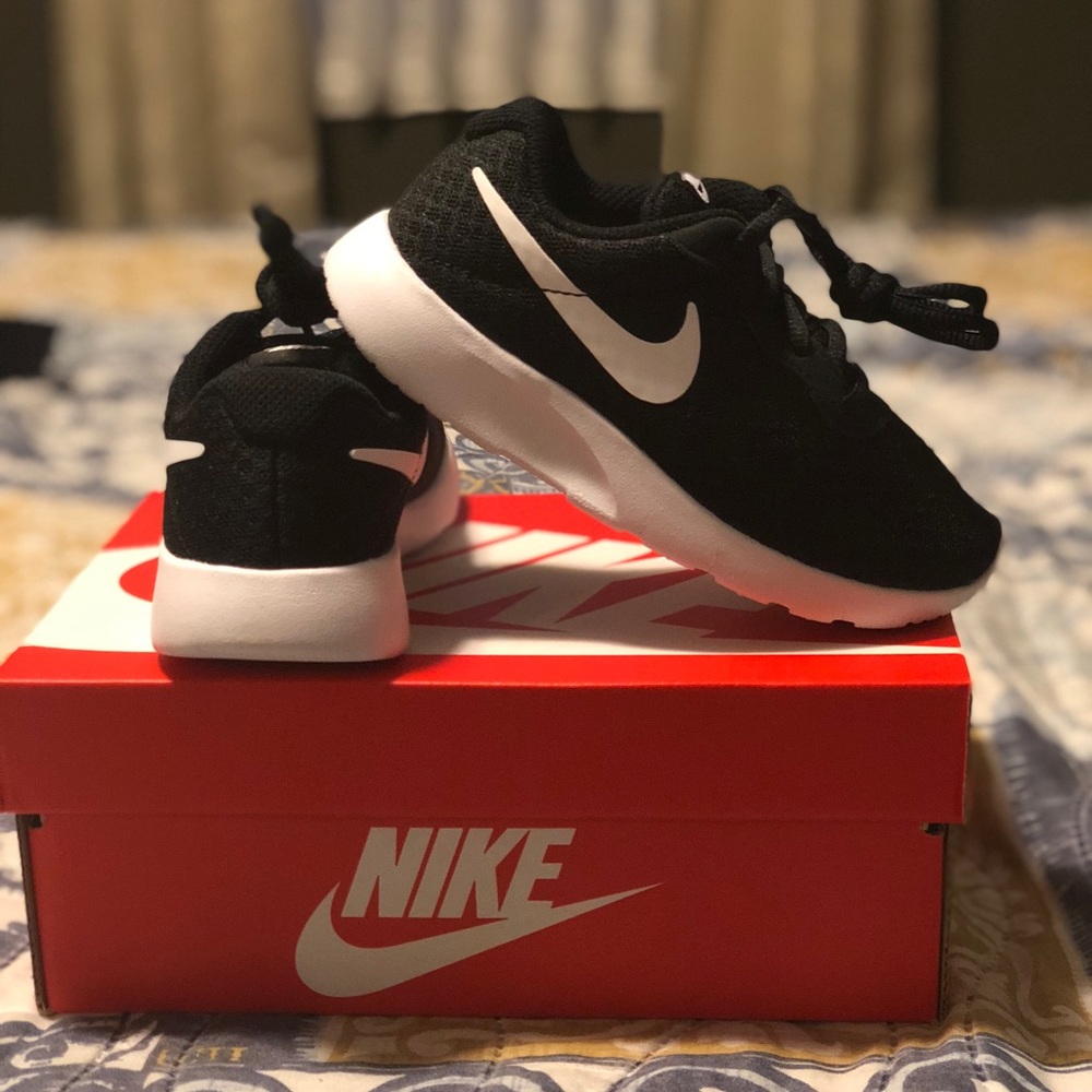 Kids sneakers